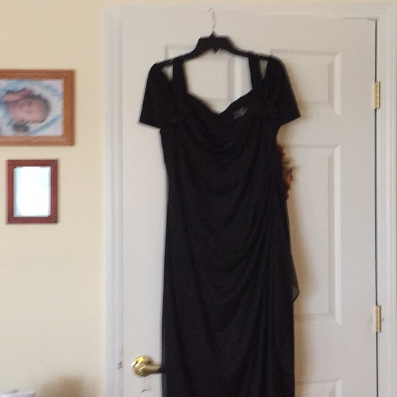 Alex Evenings Dresses & Skirts - Beautiful black sparkly evening gown